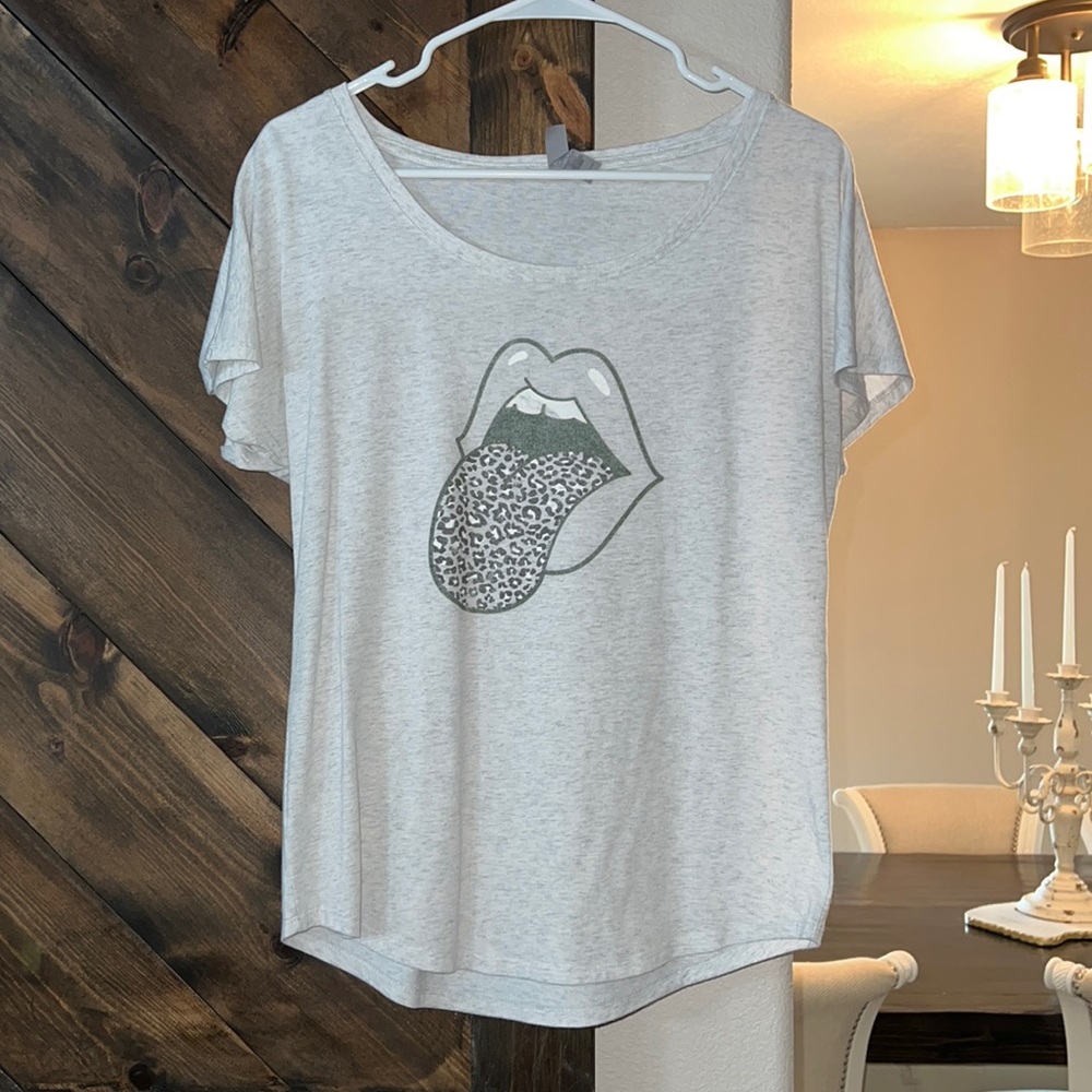 EUC Always Stylish Mama Leopard Tongue T